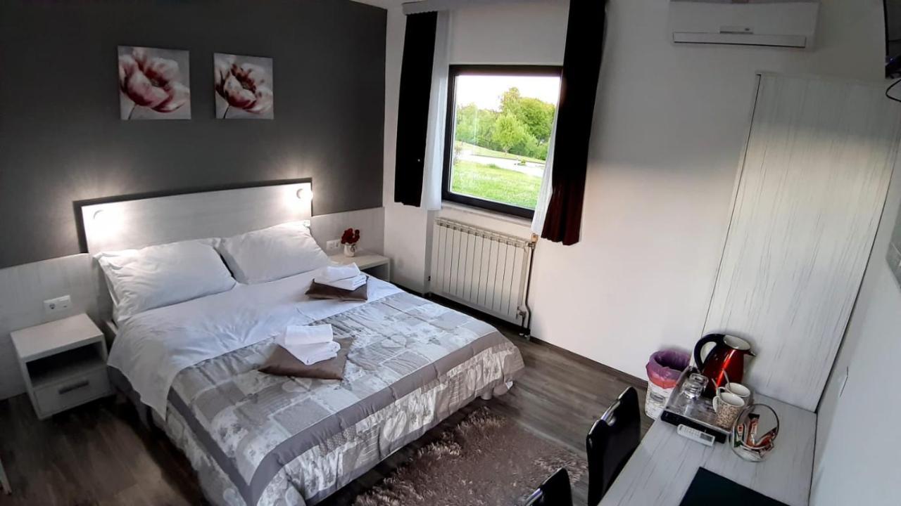 Hotel Vukovic House Seliste Dreznicko Esterno foto